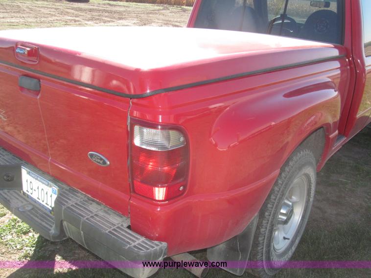 image for item F7165 2001 Ford Ranger XLT Flareside SuperCab pickup truck