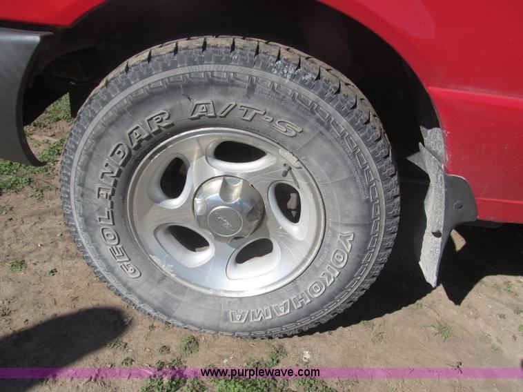 image for item F7165 2001 Ford Ranger XLT Flareside SuperCab pickup truck