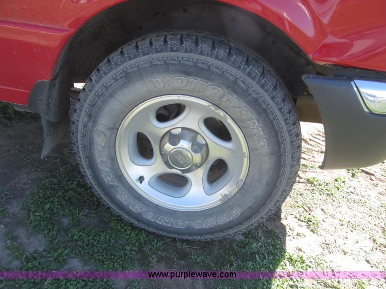 image for item F7165 2001 Ford Ranger XLT Flareside SuperCab pickup truck