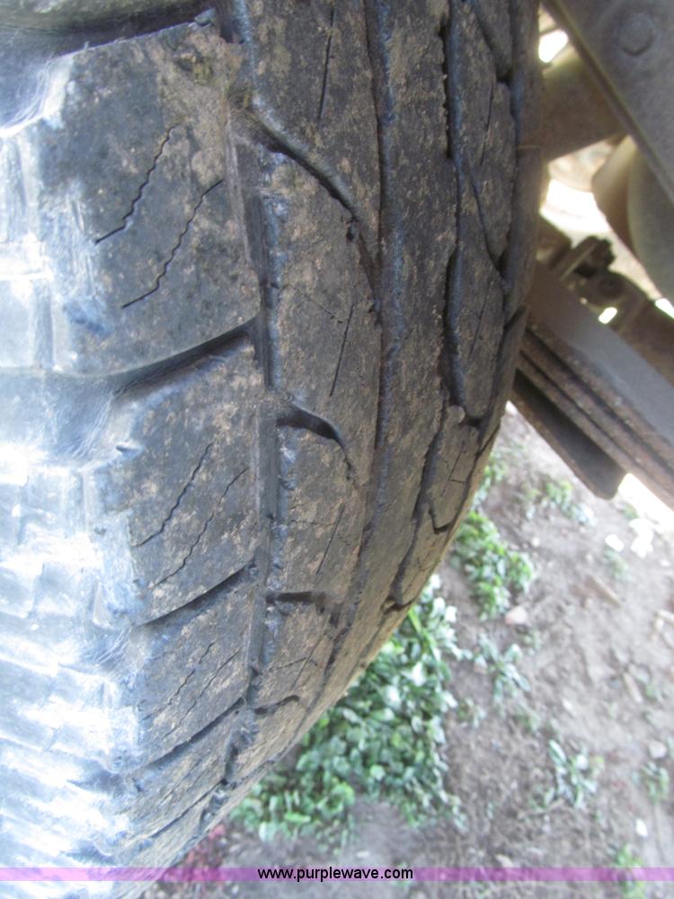 image for item F7165 2001 Ford Ranger XLT Flareside SuperCab pickup truck