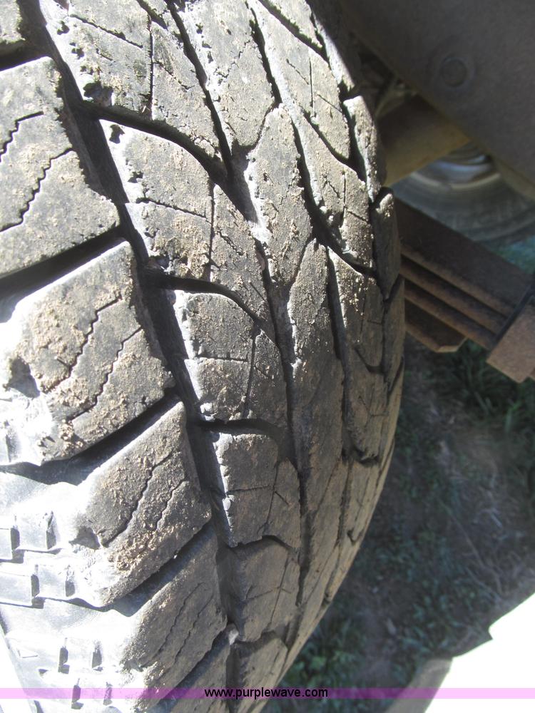 image for item F7165 2001 Ford Ranger XLT Flareside SuperCab pickup truck