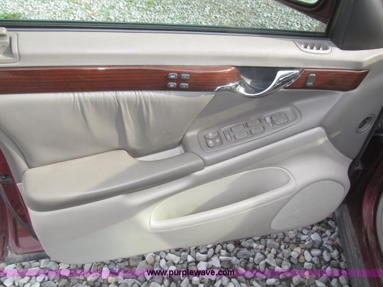 image for item F7184 2000 Cadillac DeVille DHS