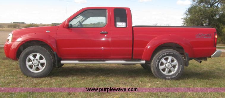 image for item F7187 2003 Nissan Frontier SE King Cab pickup truck