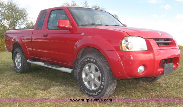 image for item F7187 2003 Nissan Frontier SE King Cab pickup truck