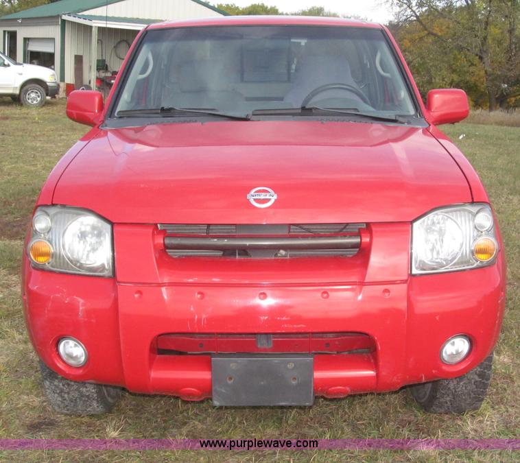 image for item F7187 2003 Nissan Frontier SE King Cab pickup truck