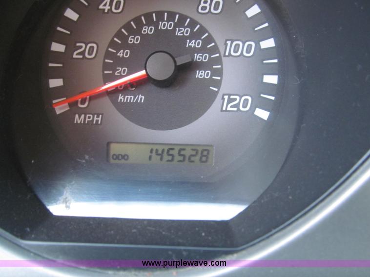 image for item F7187 2003 Nissan Frontier SE King Cab pickup truck