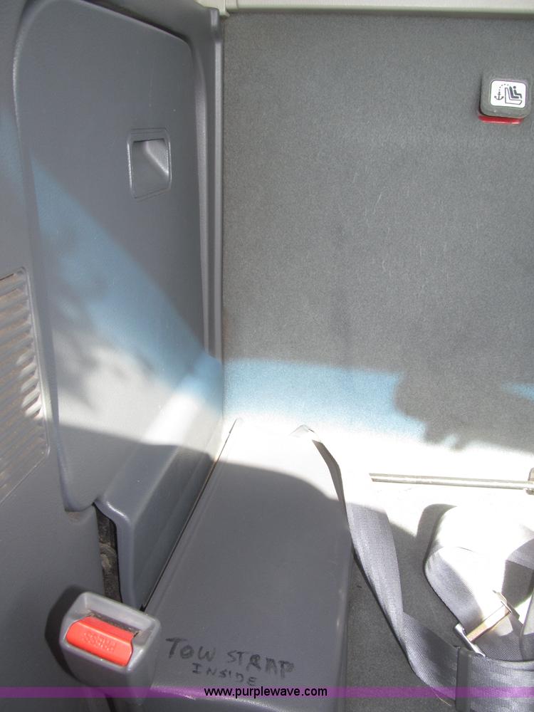 image for item F7187 2003 Nissan Frontier SE King Cab pickup truck