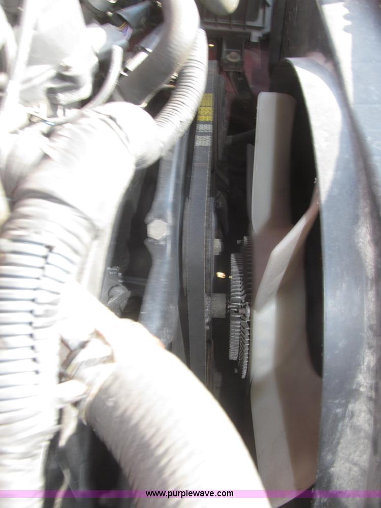 image for item F7187 2003 Nissan Frontier SE King Cab pickup truck