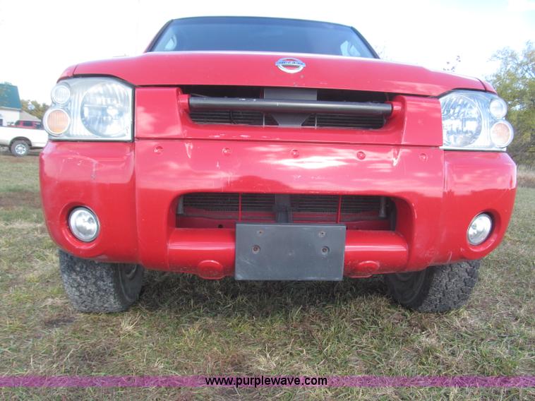 image for item F7187 2003 Nissan Frontier SE King Cab pickup truck