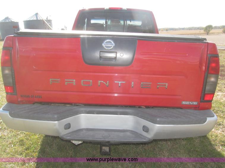 image for item F7187 2003 Nissan Frontier SE King Cab pickup truck