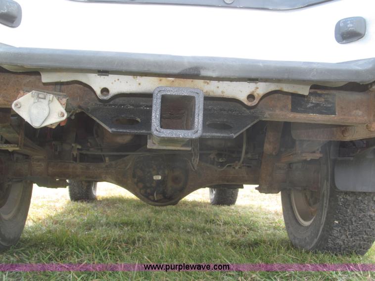 image for item F7187 2003 Nissan Frontier SE King Cab pickup truck