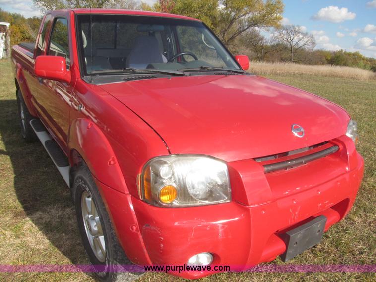 image for item F7187 2003 Nissan Frontier SE King Cab pickup truck