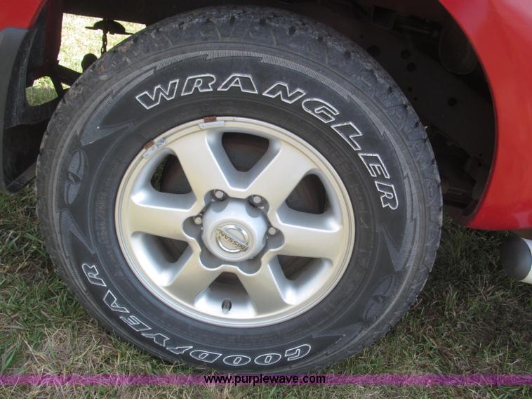 image for item F7187 2003 Nissan Frontier SE King Cab pickup truck