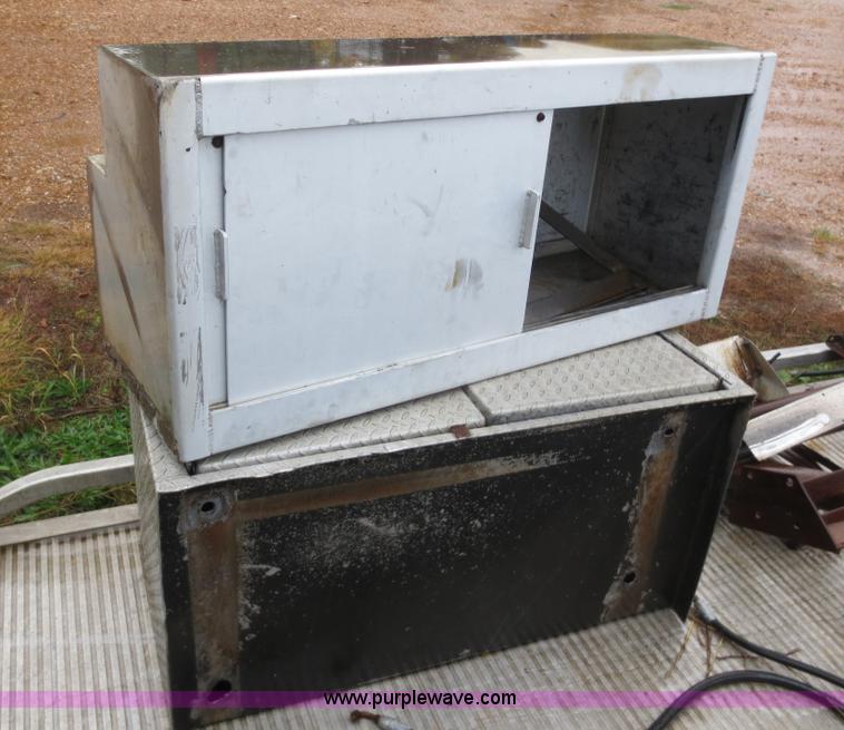 image for item F8011 Jerr-Dan aluminum rollback bed