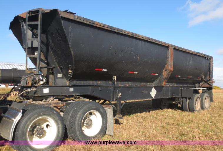 image for item F8014 1984 Hobbs 32' end dump trailer