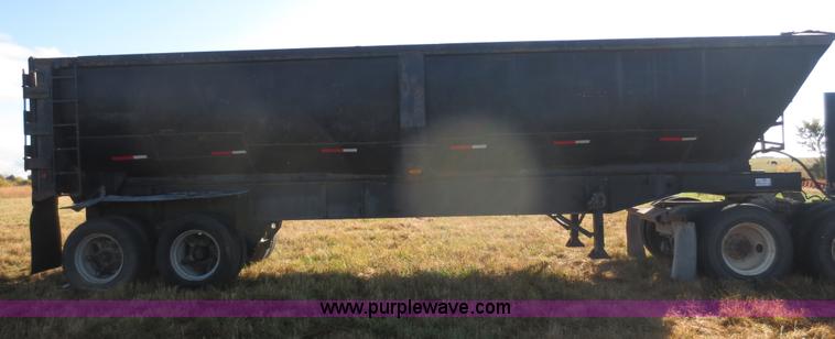image for item F8014 1984 Hobbs 32' end dump trailer