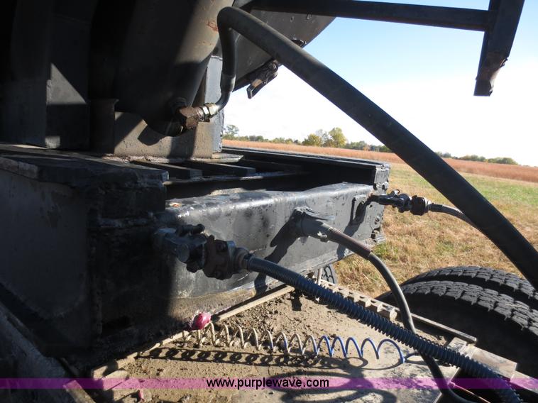 image for item F8014 1984 Hobbs 32' end dump trailer