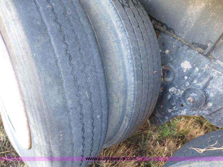 image for item F8014 1984 Hobbs 32' end dump trailer