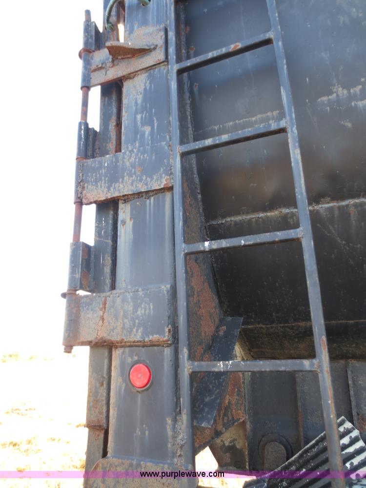 image for item F8014 1984 Hobbs 32' end dump trailer