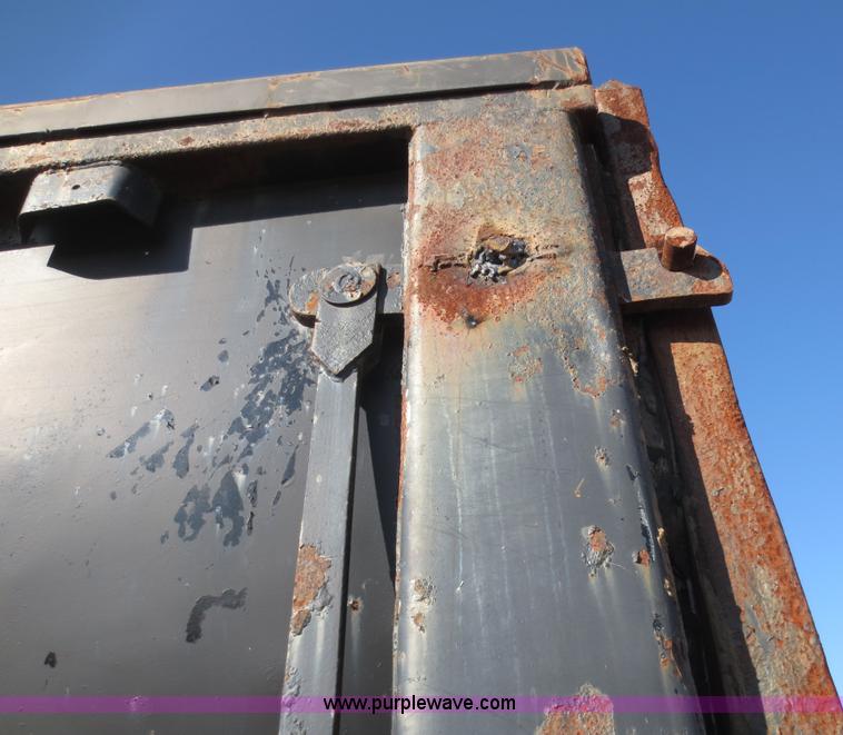 image for item F8014 1984 Hobbs 32' end dump trailer