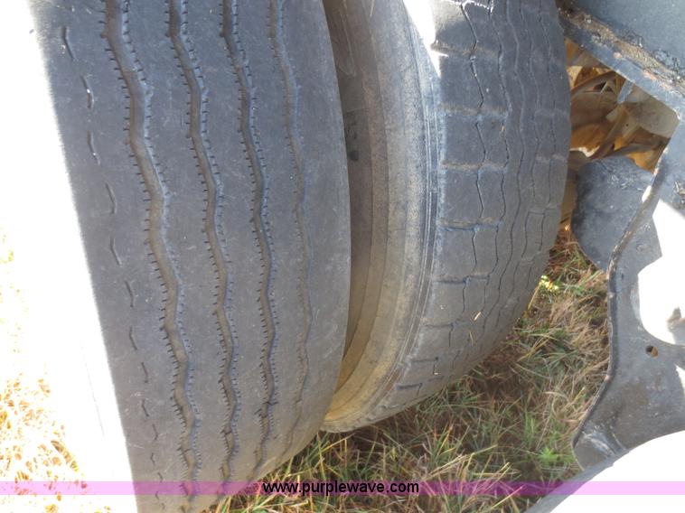 image for item F8014 1984 Hobbs 32' end dump trailer