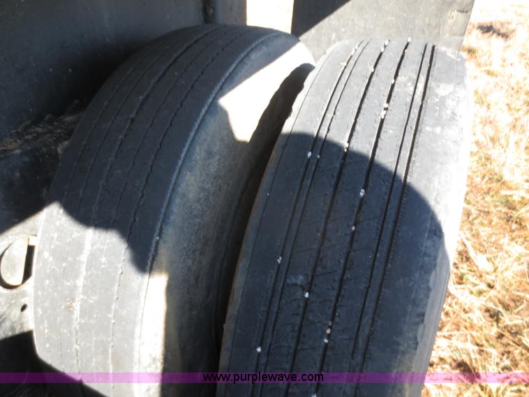 image for item F8014 1984 Hobbs 32' end dump trailer