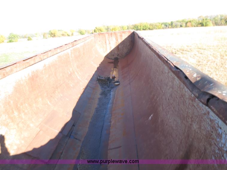 image for item F8014 1984 Hobbs 32' end dump trailer