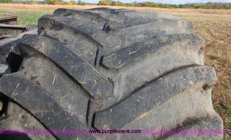 image for item F8015 1988 International S2500 off-road floater truck