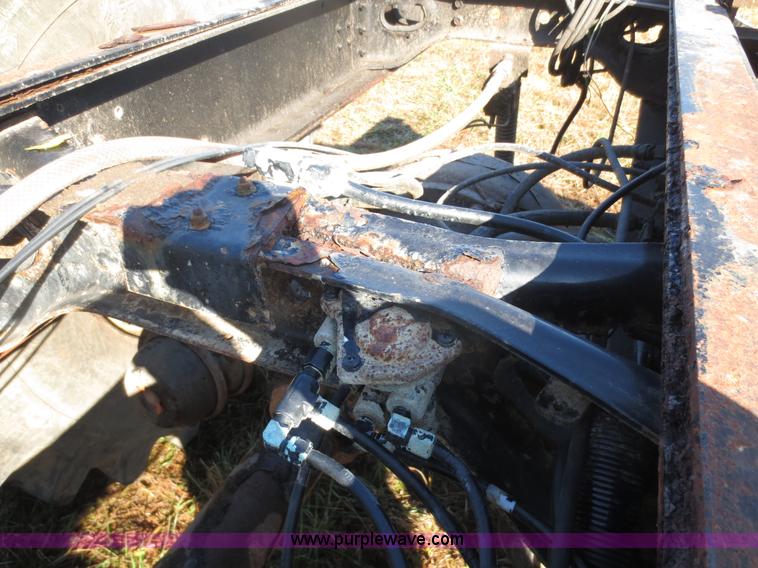 image for item F8015 1988 International S2500 off-road floater truck