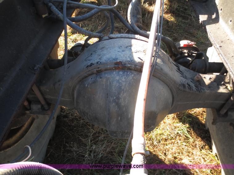 image for item F8015 1988 International S2500 off-road floater truck