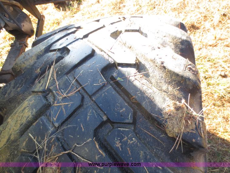 image for item F8015 1988 International S2500 off-road floater truck