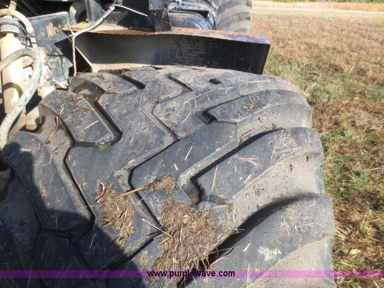 image for item F8015 1988 International S2500 off-road floater truck