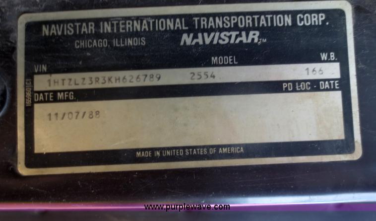 image for item F8015 1988 International S2500 off-road floater truck