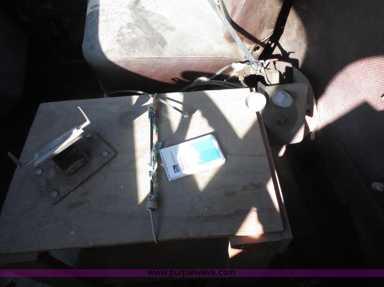 image for item F8015 1988 International S2500 off-road floater truck