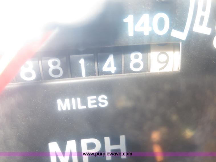 image for item F8015 1988 International S2500 off-road floater truck