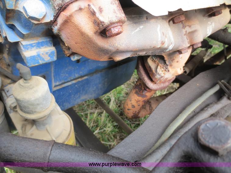 image for item F8017 1978 Ford 700 grain truck