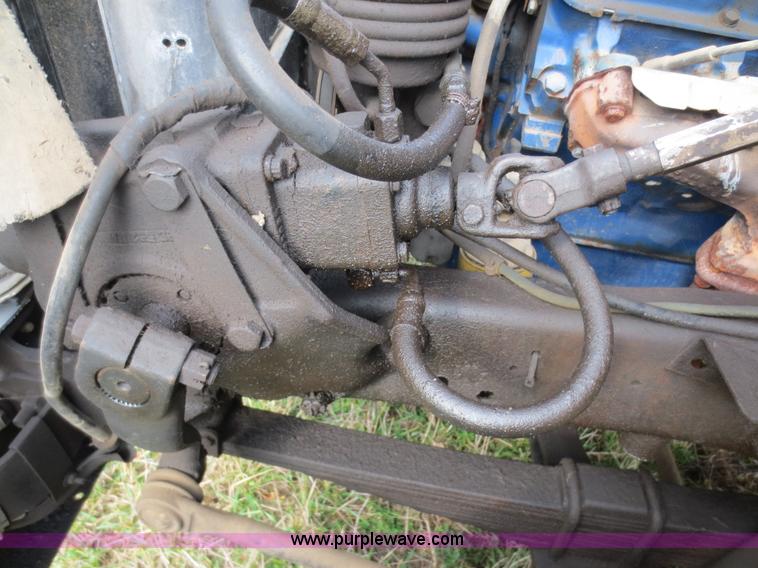 image for item F8017 1978 Ford 700 grain truck