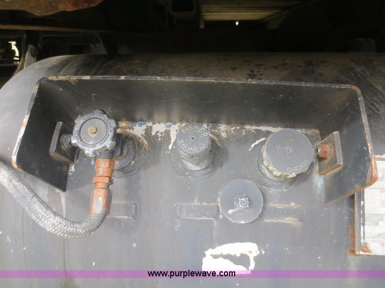 image for item F8017 1978 Ford 700 grain truck