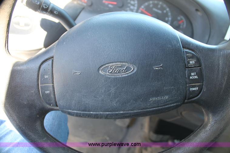 image for item G4158 2000 Ford F150 SuperCab pickup truck