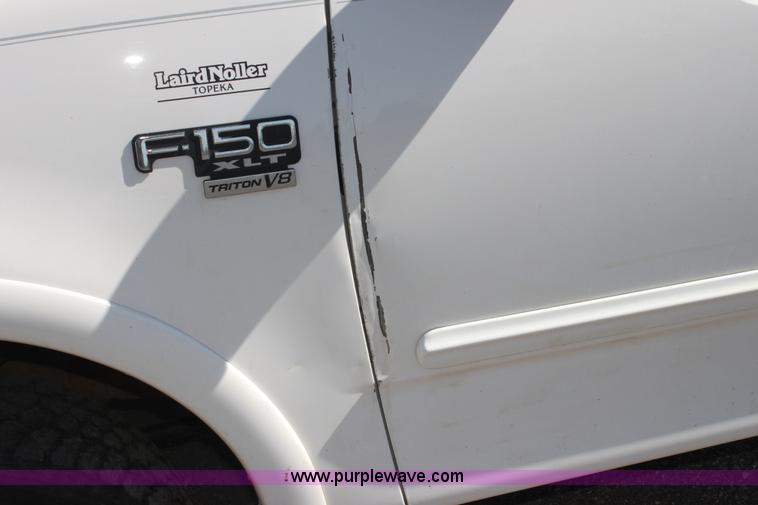 image for item G4158 2000 Ford F150 SuperCab pickup truck