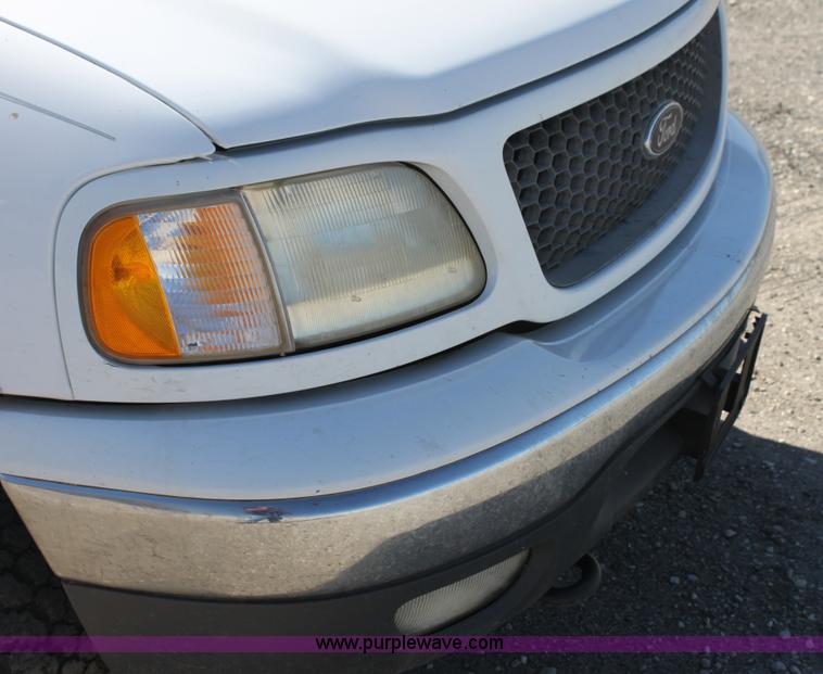 image for item G4158 2000 Ford F150 SuperCab pickup truck