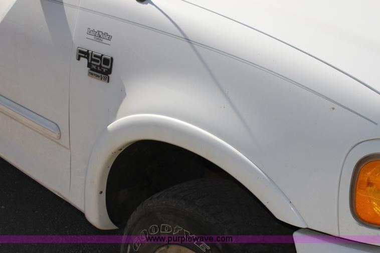 image for item G4158 2000 Ford F150 SuperCab pickup truck