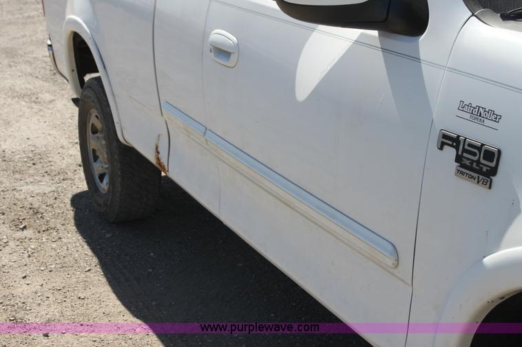 image for item G4158 2000 Ford F150 SuperCab pickup truck