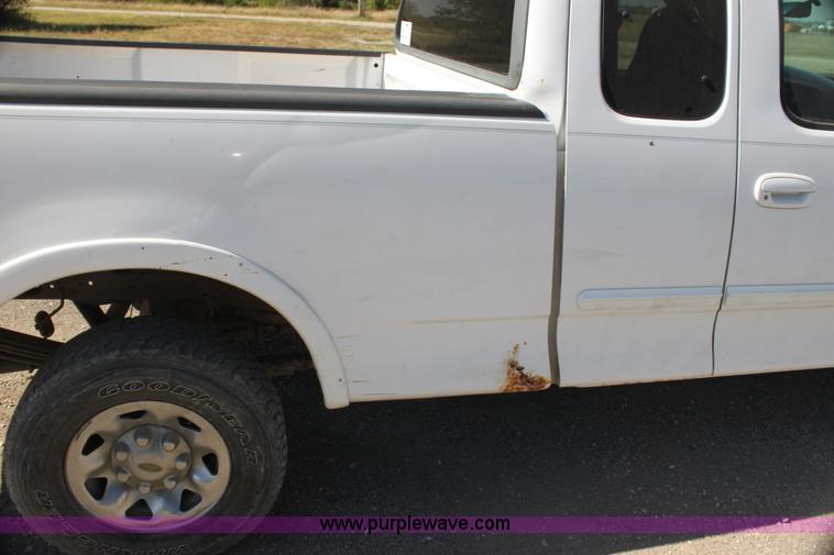 image for item G4158 2000 Ford F150 SuperCab pickup truck