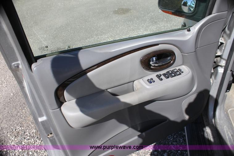 image for item G4159 2005 Buick Rainier CXL SUV