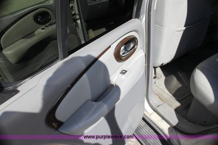 image for item G4159 2005 Buick Rainier CXL SUV