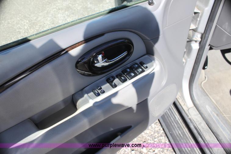 image for item G4159 2005 Buick Rainier CXL SUV