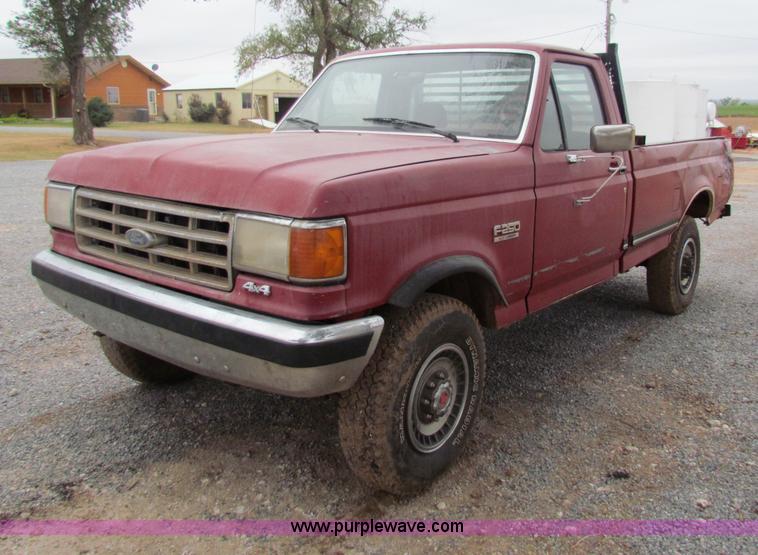 image for item G4335 1988 Ford F250 pickup truck