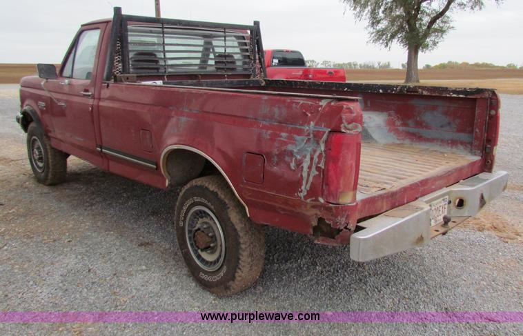 image for item G4335 1988 Ford F250 pickup truck