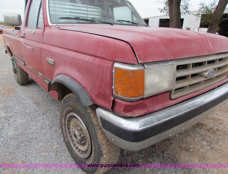 image for item G4335 1988 Ford F250 pickup truck